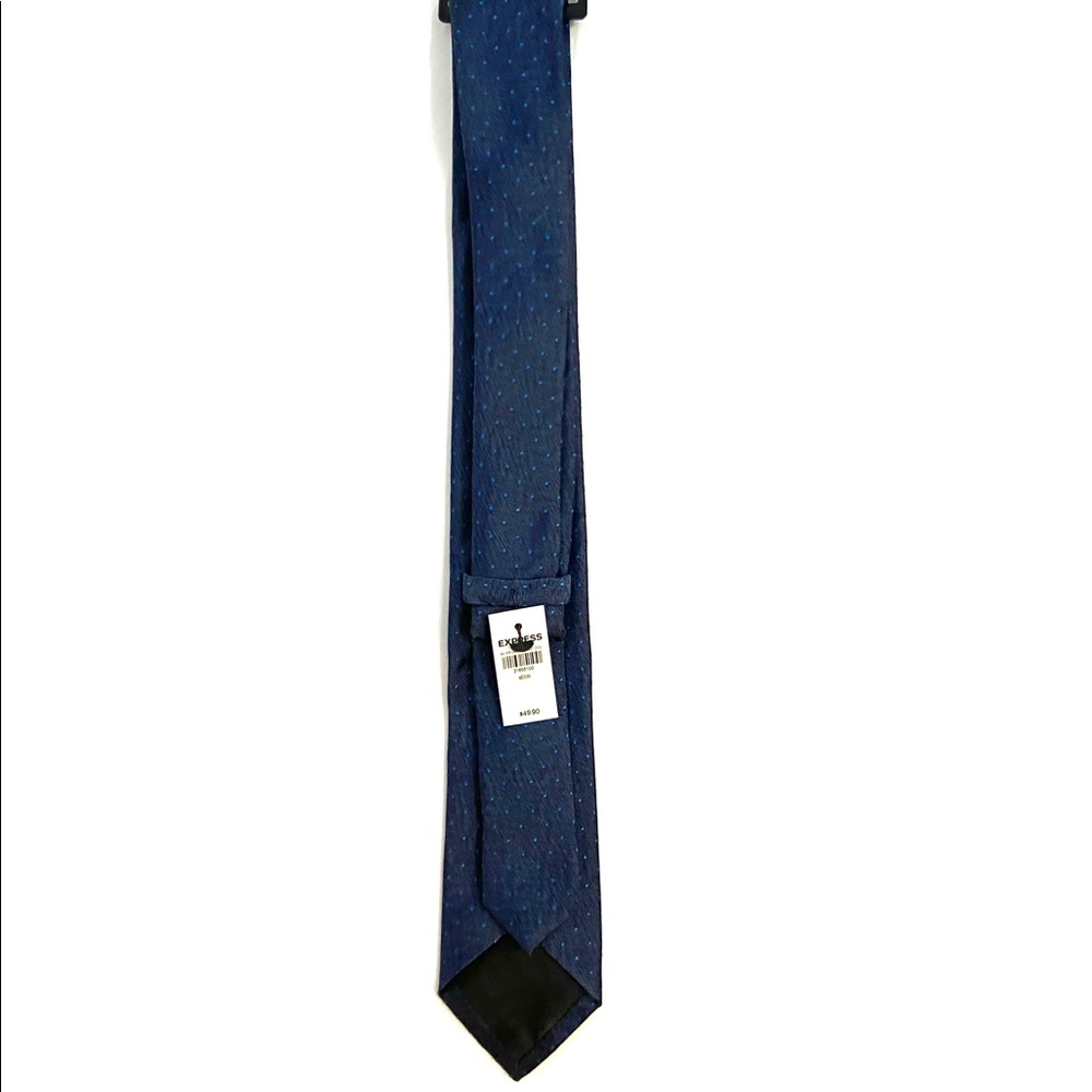 🆕BRAND NEW-EXPRESS BLUE DOTTED STYLISH TIE-WEAR YEAR ROUND-GREAT GIFT. - Picture 5 of 8